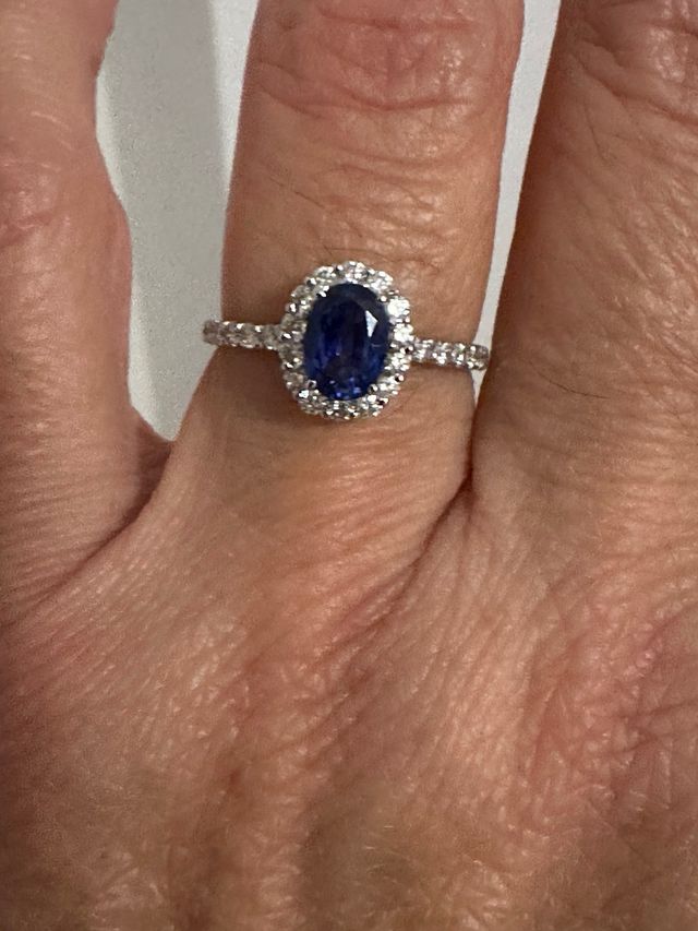 Anello Mumit in oro, diamanti e zaffiro