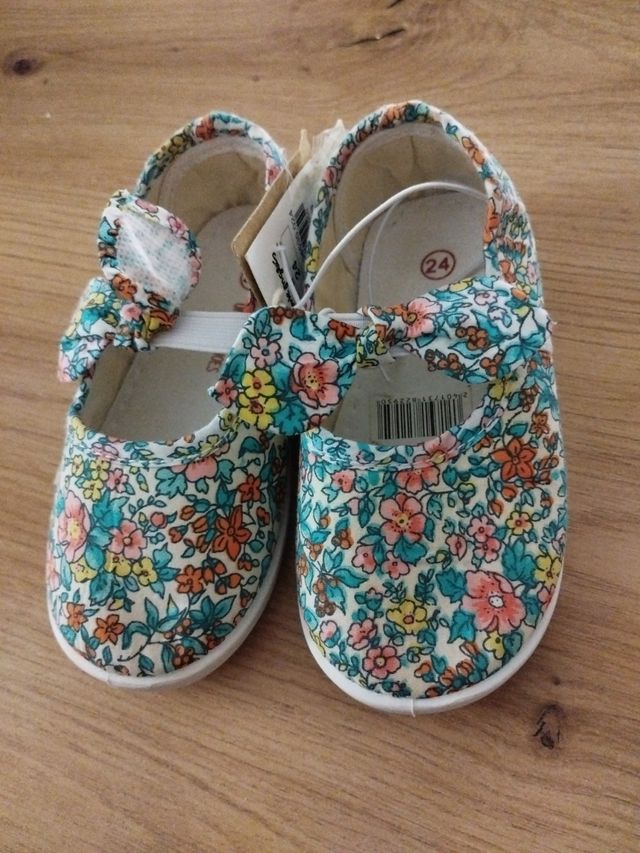 Sandalias de niña sin estrenar