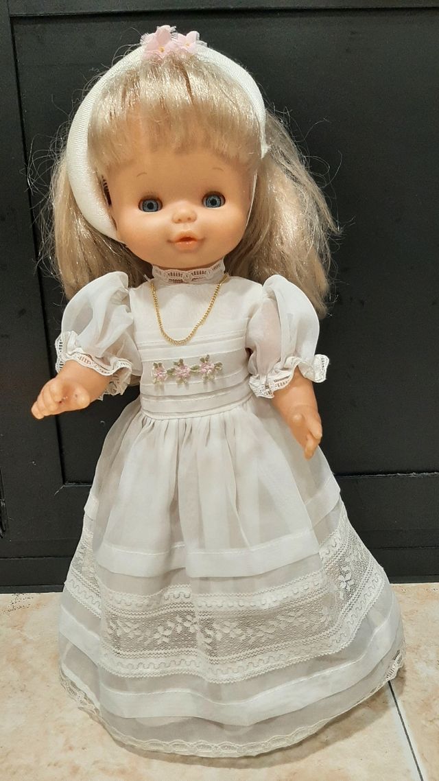 Muñeca comunión Helen de Famosa, vintage
