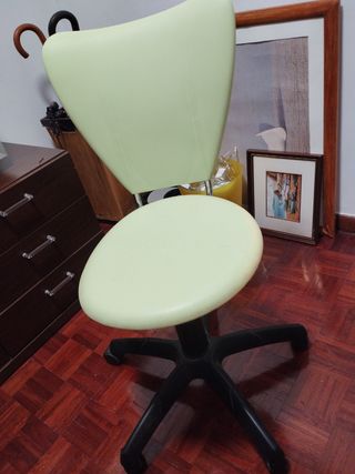 Oferton finde....de 15€ a 10€,.....Silla juvenil g