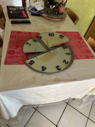 Orologio di design molto grande