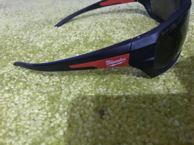 Gafas de sol y de trabajo milwaukee