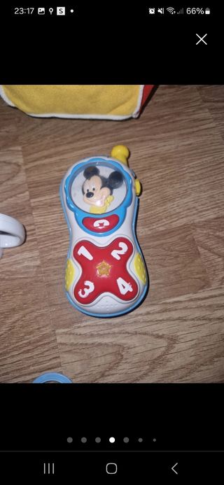 Perchas, peluches y juguetes bebé