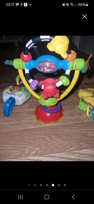 Perchas, peluches y juguetes bebé