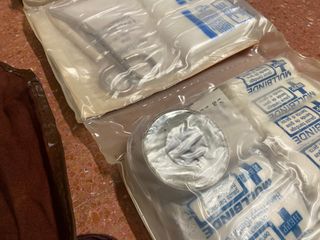 JUEGO DE HERRAMIENTAS + BOTIQUIN MERCEDES SL R129