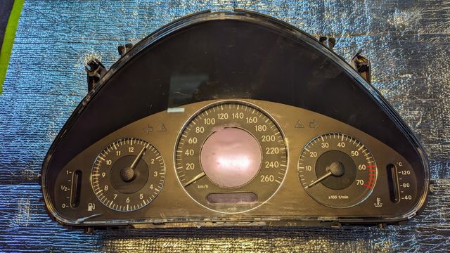 Quadro instrumentos Mercedes E (W211)