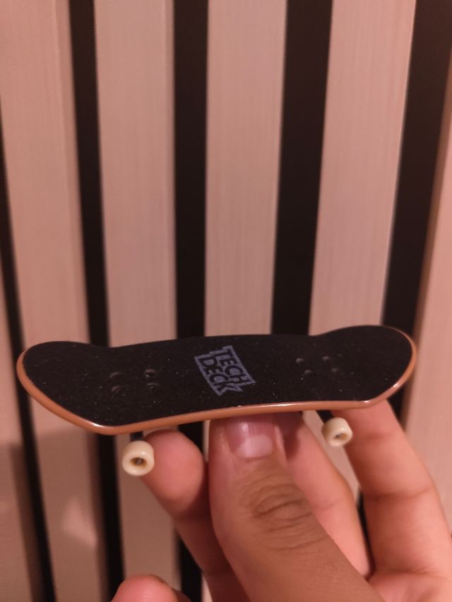 (2) Monopattino tech deck dita