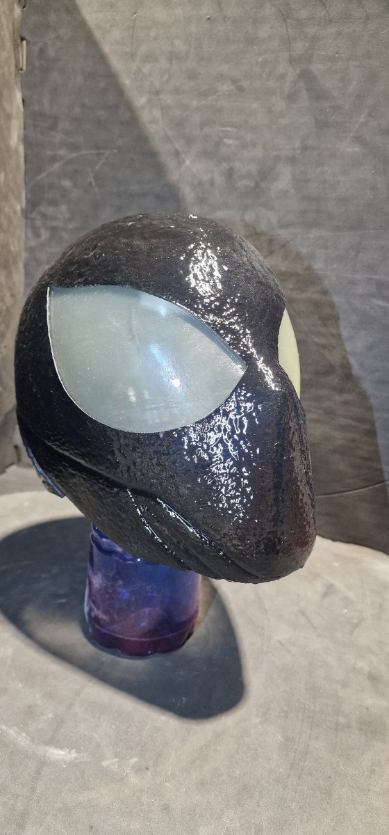 Mascara spiderman black suit