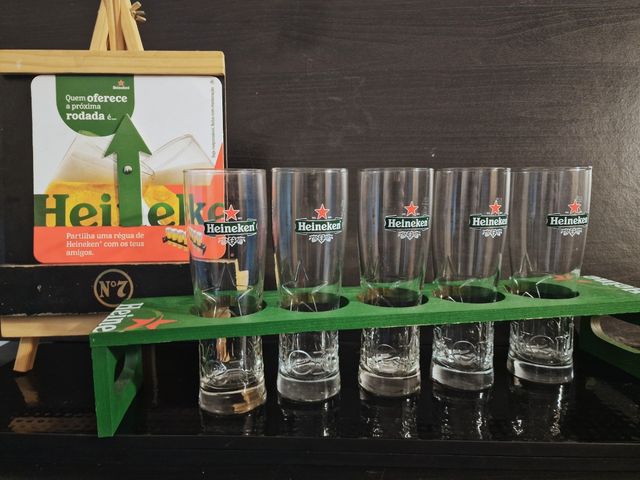 Conjunto Heineken " quem oferece a próxima rodada"