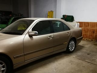 Mercedes-Benz Clase E 2001