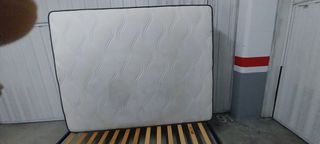 Se vende una cama de dos plazas en buen estado