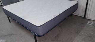 Se vende una cama de dos plazas en buen estado