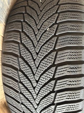 4 gomme invernali Nexen 215/50R17