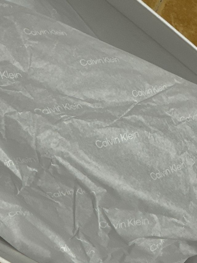 2 Cajas de Calvin klein de carton nueva