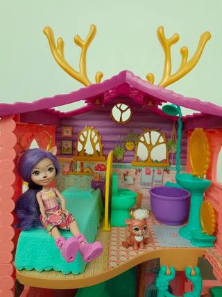Casa ciervo Echantimals + muñeca