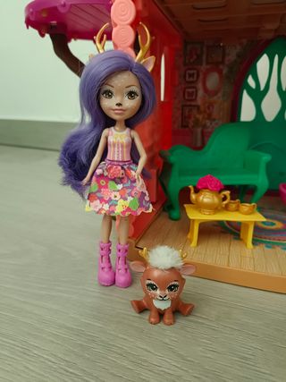 Casa ciervo Echantimals + muñeca