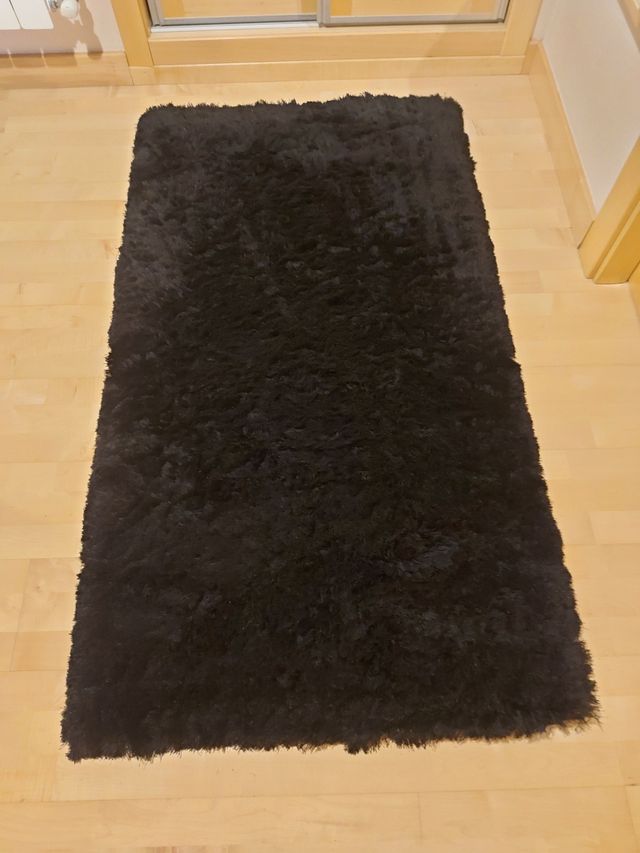 Alfombra negra