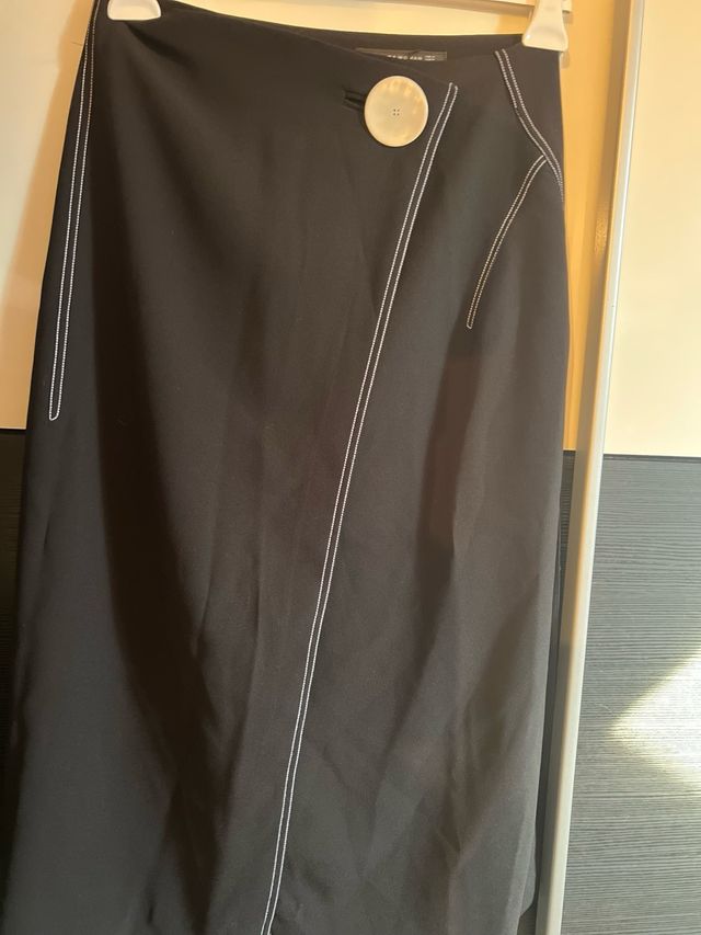 Falda negra Zara