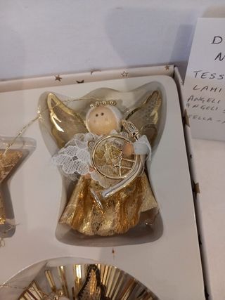 Addobbi vintage dorati di natale 