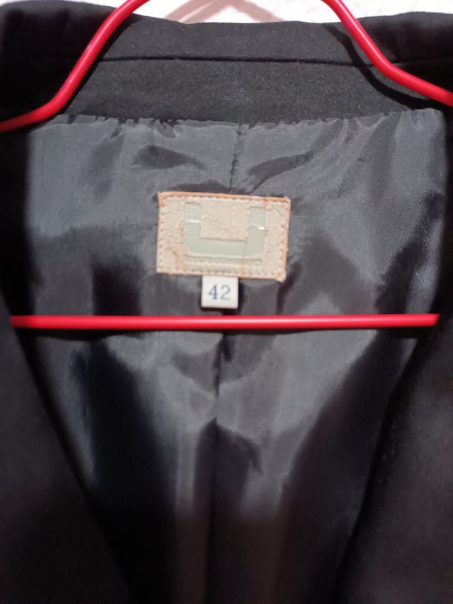 Chaqueta negra Adolfo Domínguez T. 42