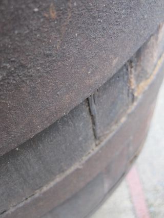 Botte in legno antica per vino rubinetto vintage