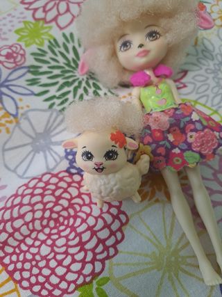 Muñeca Enchantimals-Lorna Lamb 