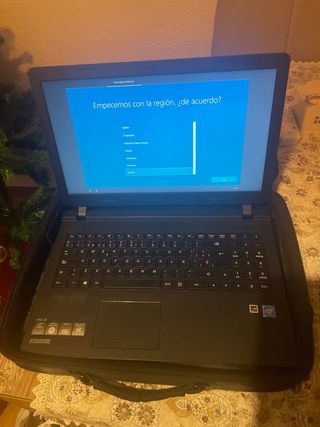 Ordenador portátil LENOVO