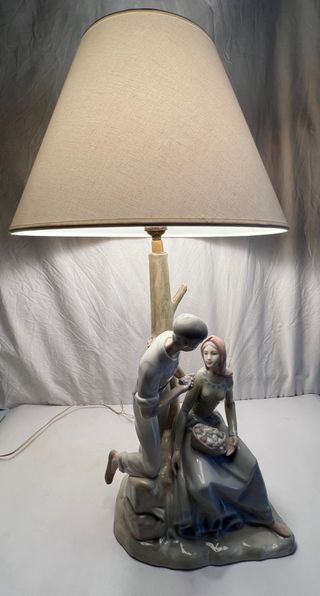 Lámpara antigua porcelana pareja con árbol Lladró