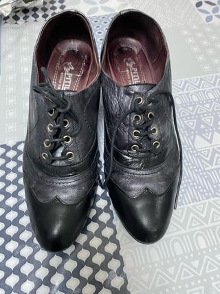 Zapatos pitillos cordones señora