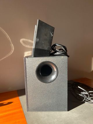 Altavoz con baffle incluido