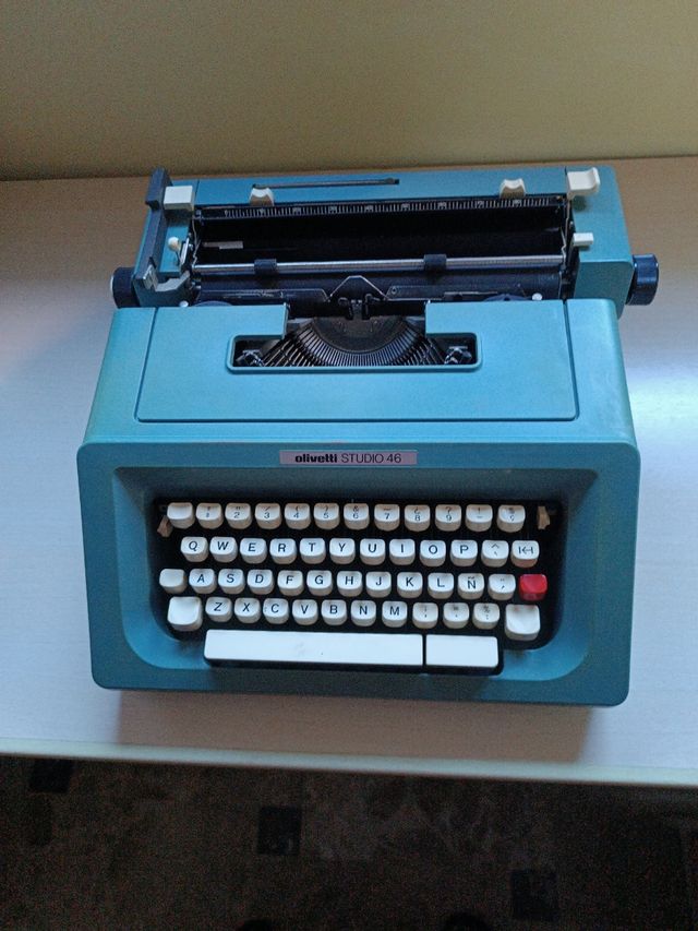 Maquina de escribir Olivetti Studio 46 