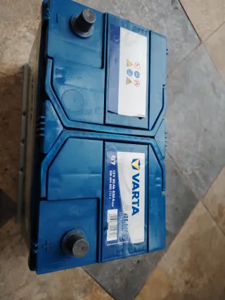 BATERÍA  VARTA 95AH 830A