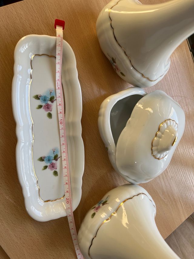 Juego de tocador, porcelana