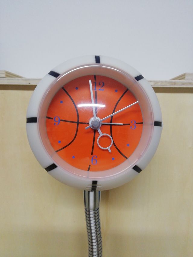 5x4 Reloj vintage deportivo con peana regulable. 