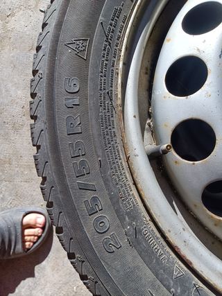 Llantas con neumáticos