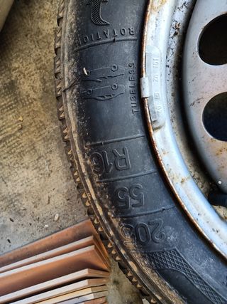 Llantas con neumáticos
