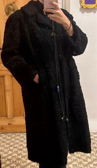 ABRIGO GARRAS ASTRACAN NEGRO