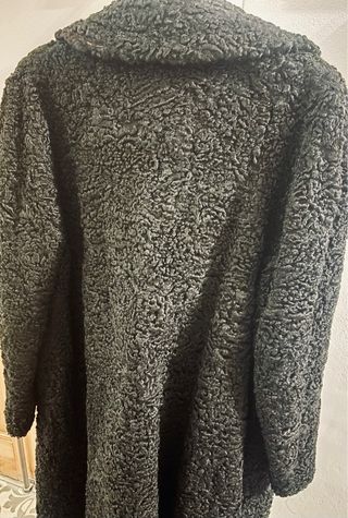 ABRIGO GARRAS ASTRACAN NEGRO