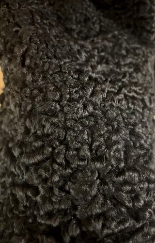 ABRIGO GARRAS ASTRACAN NEGRO