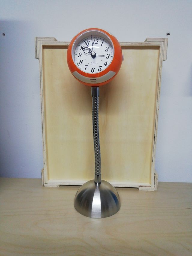 5x4 Reloj vintage deportivo con peana. 
