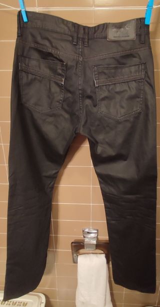 Pantalón vaquero negro