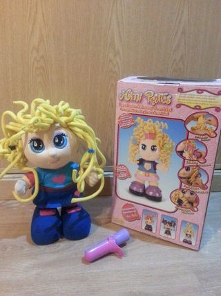 MUÑECA DE FAMOSA RIZOS  Nuevo en su caja