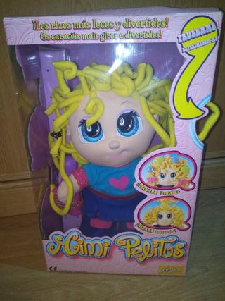 MUÑECA DE FAMOSA RIZOS  Nuevo en su caja