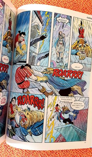 Llibre-cómic La bella i la bèstia catalá i anglés.