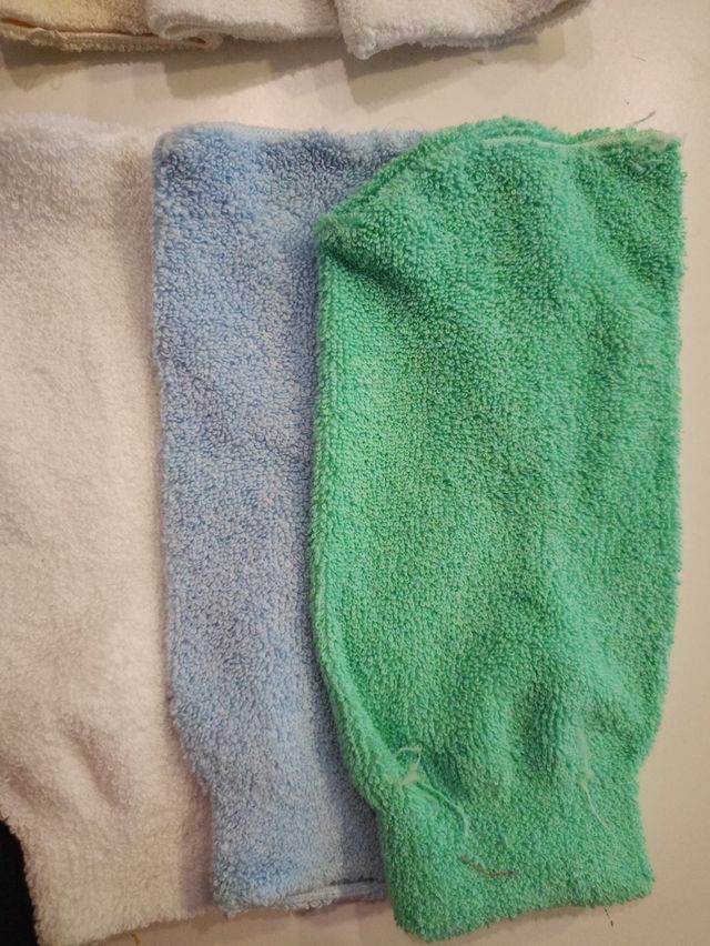 22 MANOPLAS DE BAÑO: 15 GRANDES Y 7 MEDIANAS