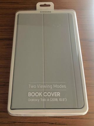 Funda GRIS Samsung para Galaxy Tab A (2018) NUEVA