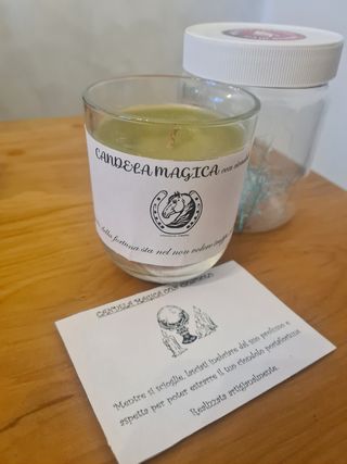 Candela profumata con ciondolo cavallo