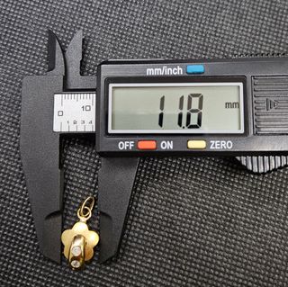 Colgante de Oro 18K, Flor piedras blancas, 0.97gr