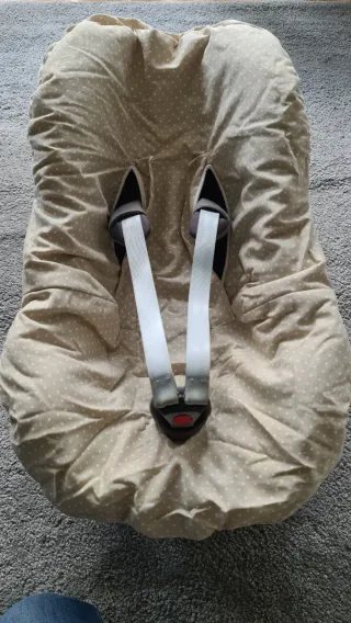 Maxi cosi  bebe confort, fundas y adaptadores