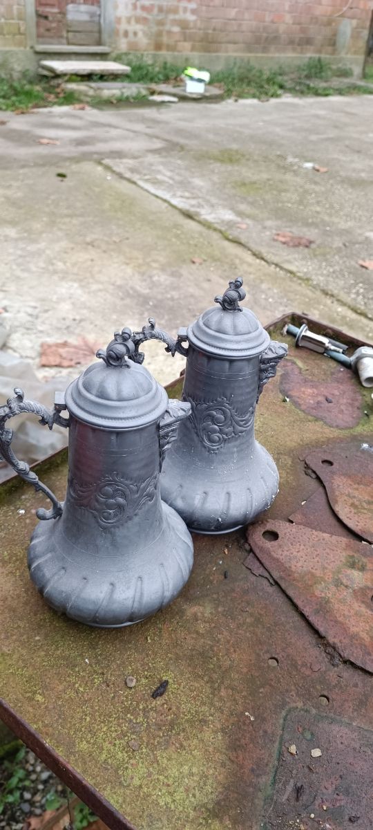 Riproduzione di 2 antiche caffettiere - teiere